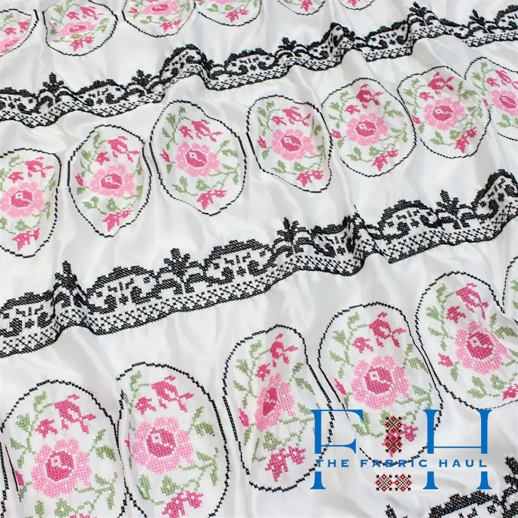 Floral Medallions Frames - 1 mtr (Pink)