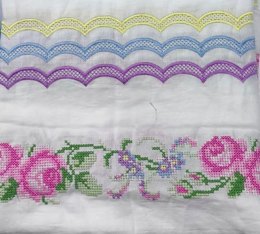 Tri Color Rose Lace Fabric - 1 mtr